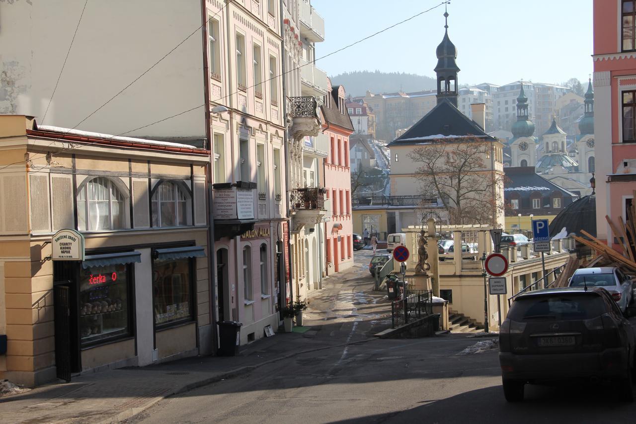 Karlovy Vary Zamecky Vrch Leilighet Eksteriør bilde